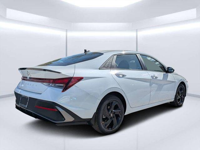 New 2026 White Hyundai SEL Sport image 3