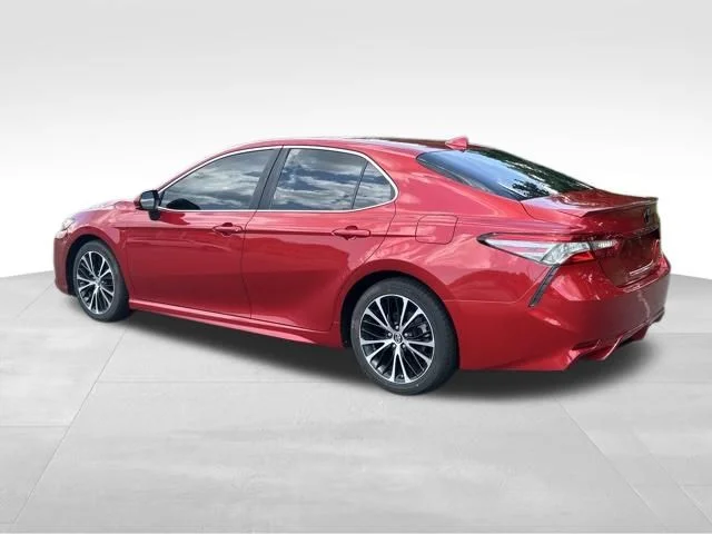 Used 2019 Red Toyota SE image 3