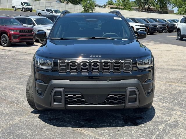 New 2026 Diamond Black Crystal Pearl-Coat Exterior Paint Jeep Laredo image 3