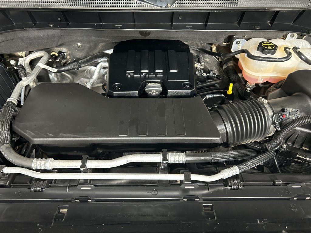 Used 2025 Black Chevrolet Custom image 19