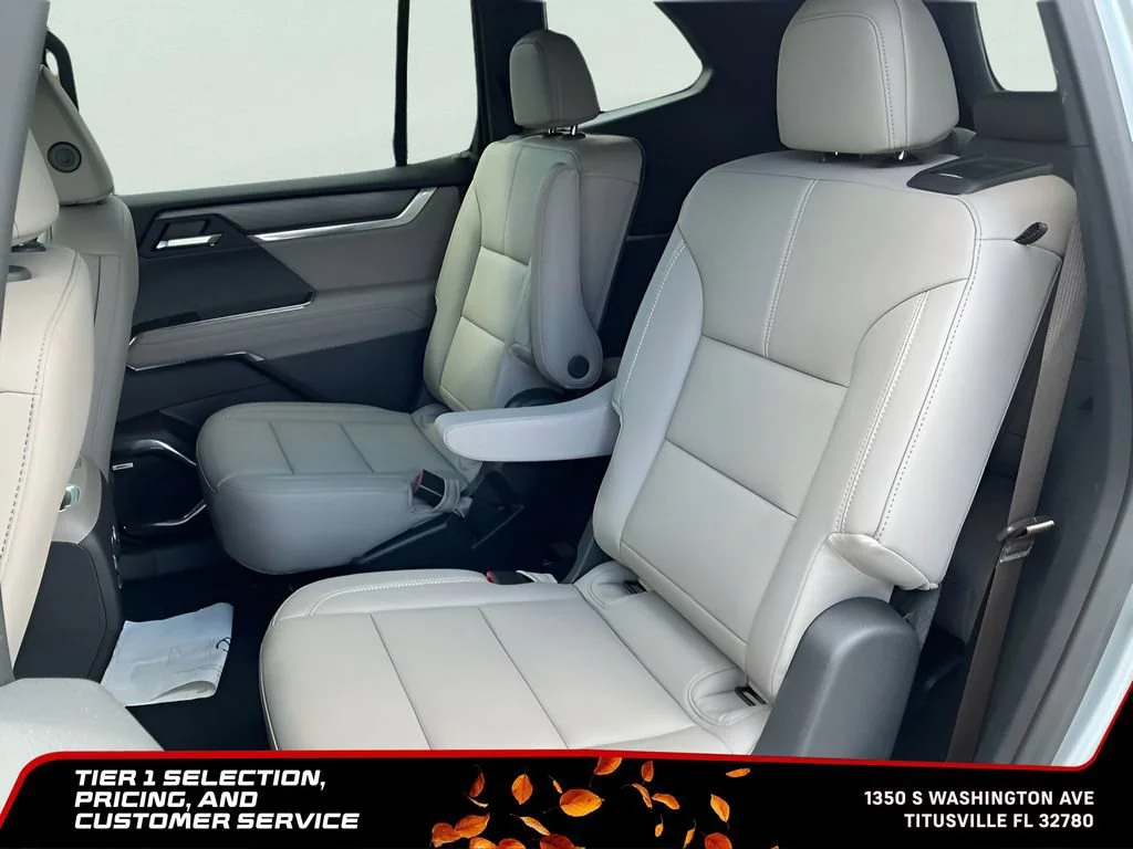 New 2026 Sterling Metallic GMC Elevation image 28