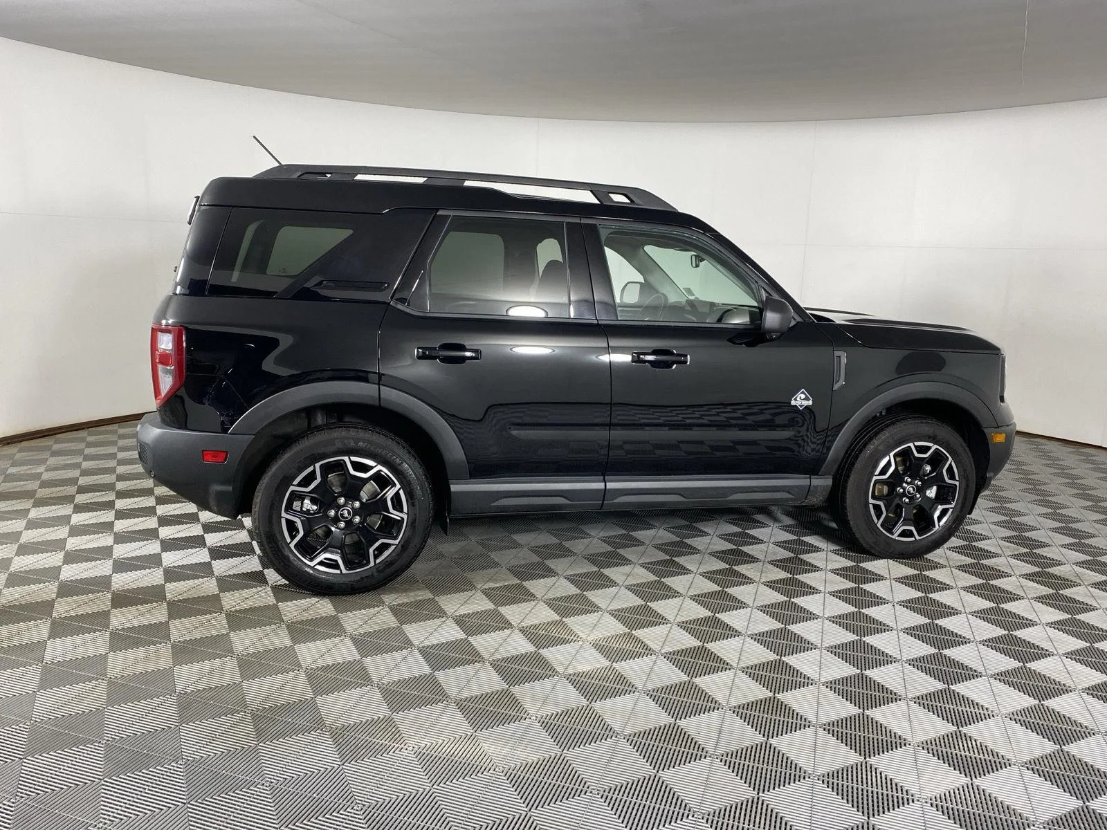 Used 2025 Shadow Black Ford Outer Banks image 8