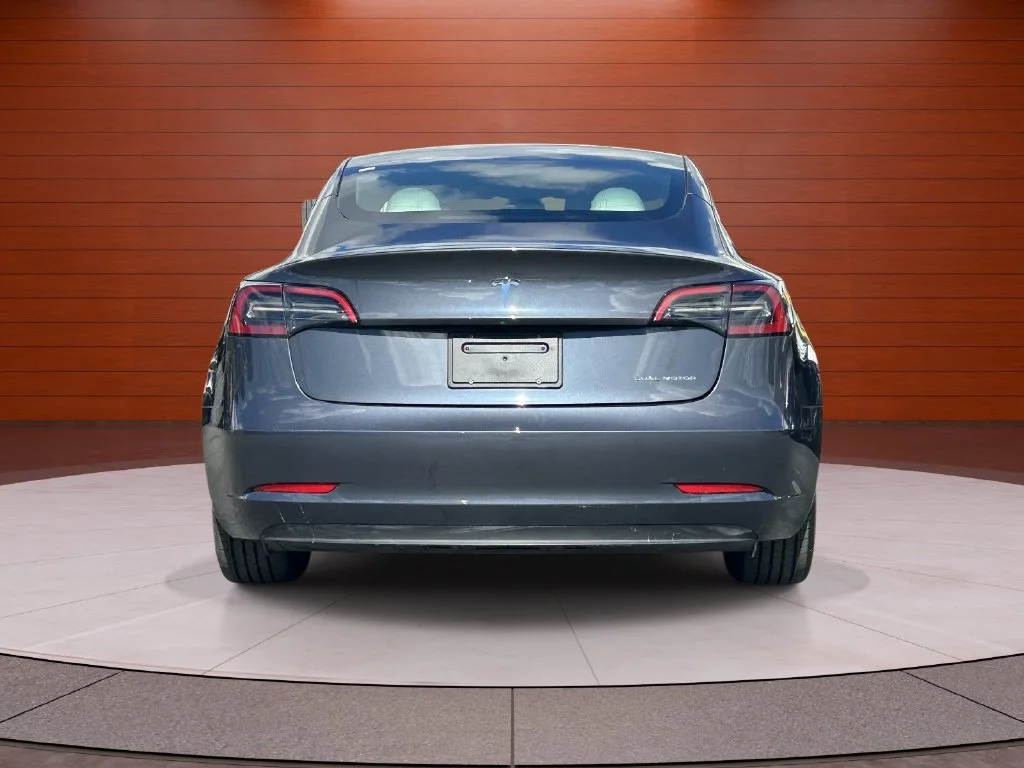Used 2023  Tesla Base image 3