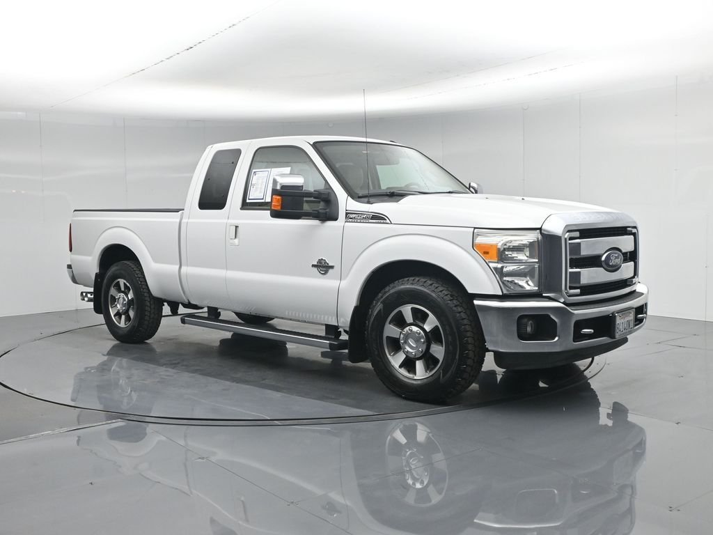 Used 2013 White Ford Lariat image 25