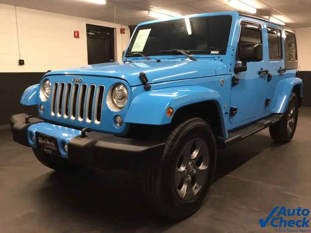 Used 2018 Blue Jeep Unlimited Sahara image 5