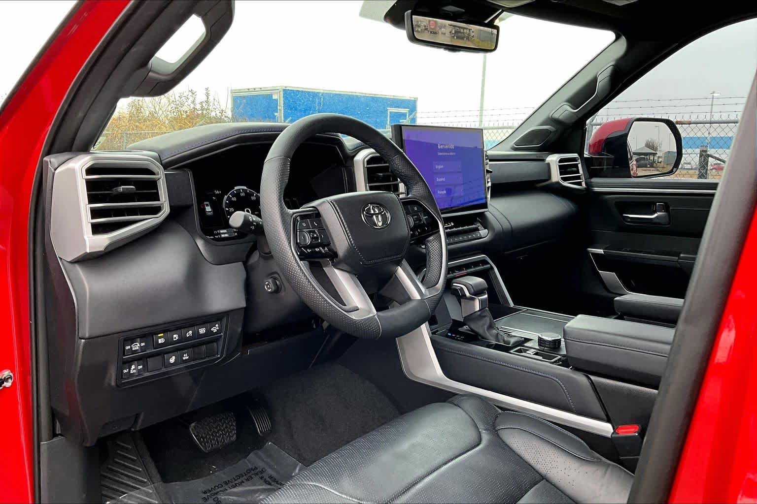 2025 Toyota Sequoia Platinum - Photo 17