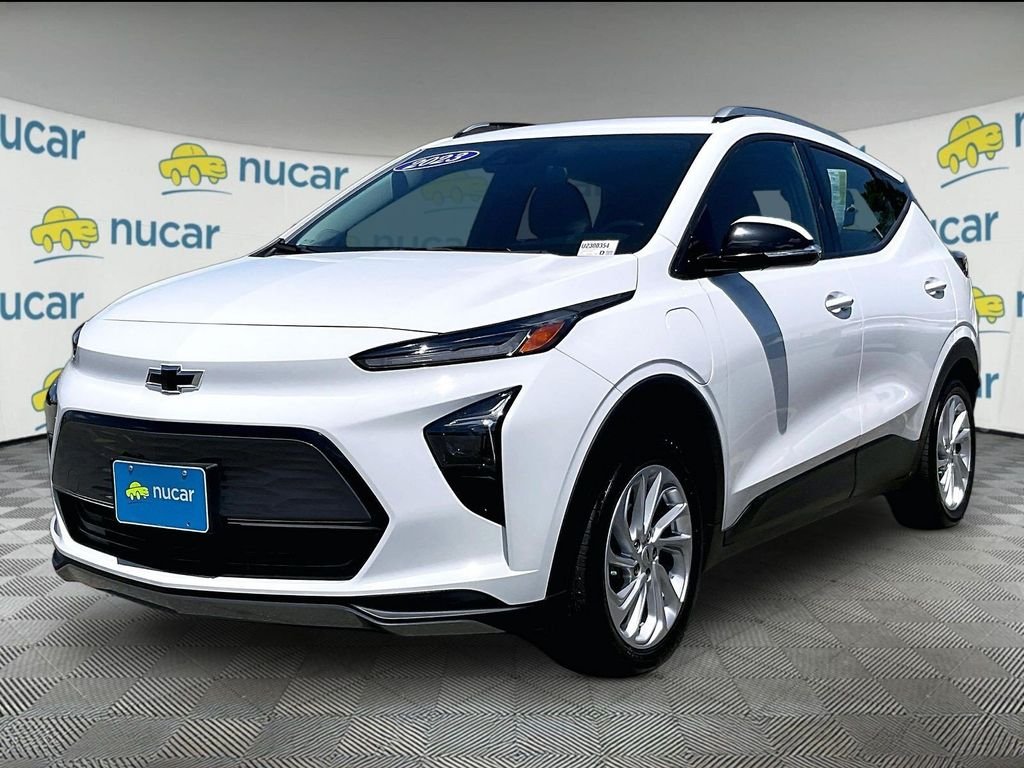Used 2023 White Chevrolet LT image 3