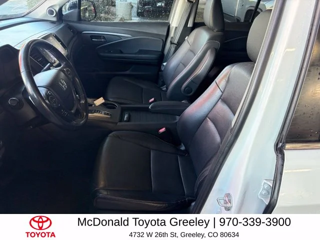 2023 Honda Ridgeline RTL Crew Cab Pickup Slide 8