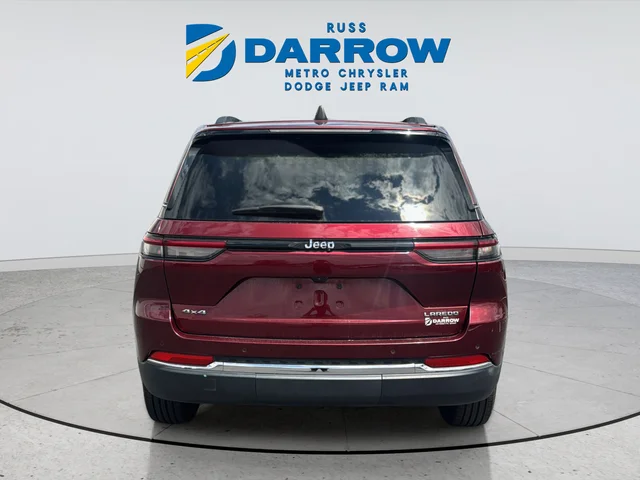 Used 2023 Red Jeep Laredo image 4