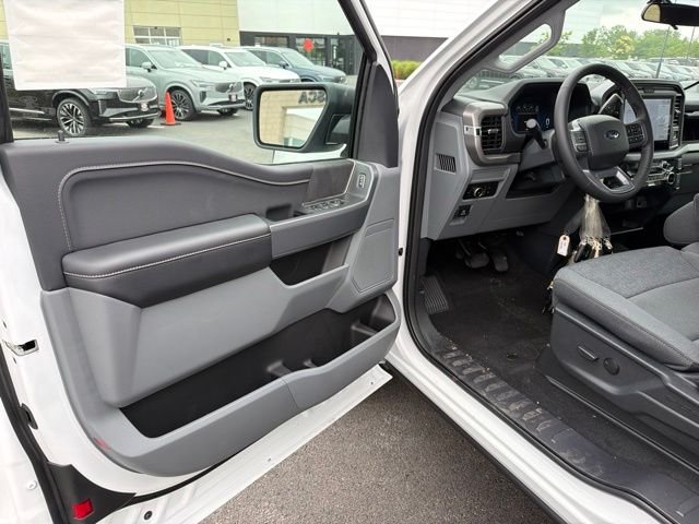 New 2026 Oxford White Ford XLT image 12