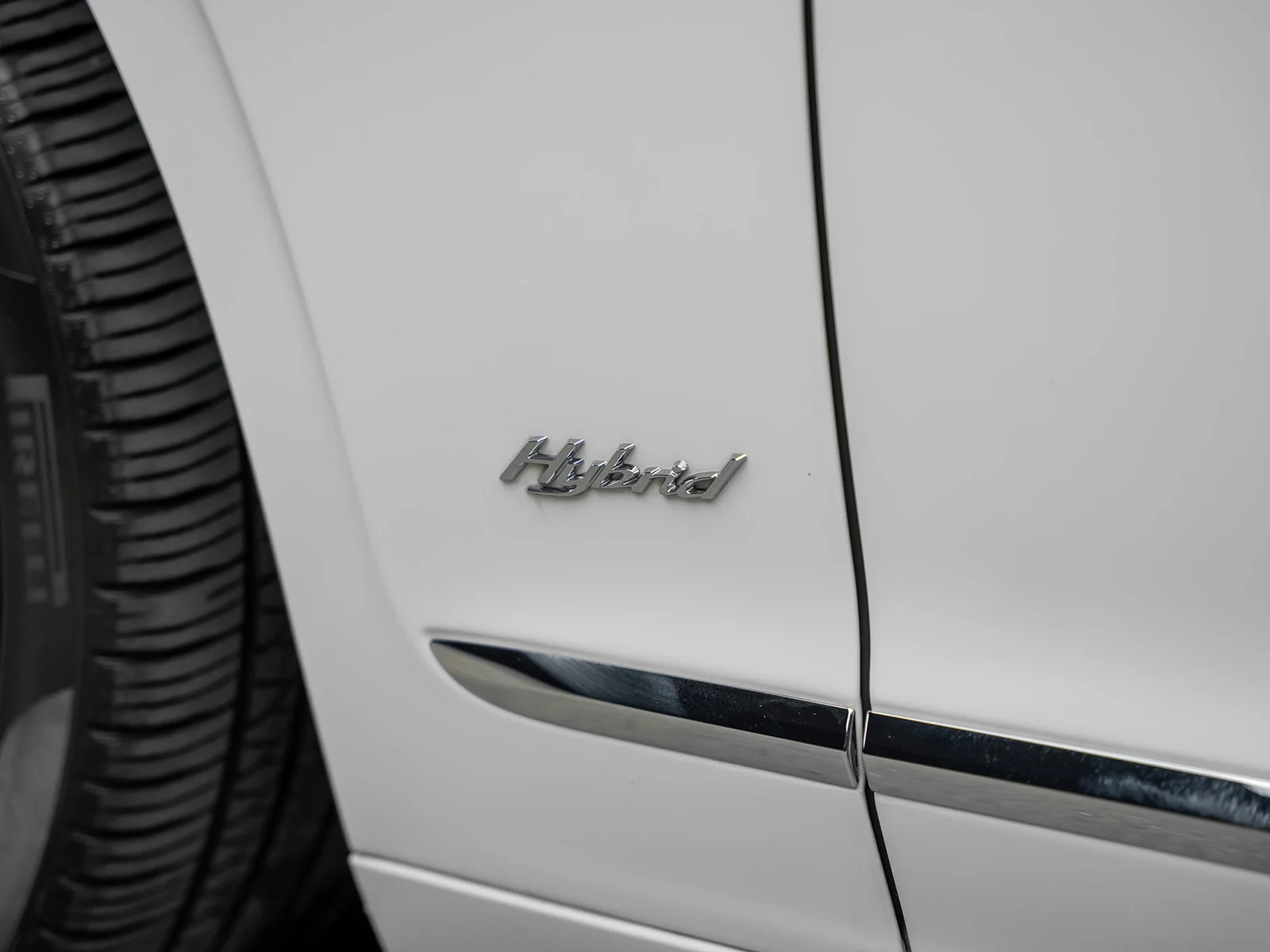 Used 2022 White Bentley  image 23