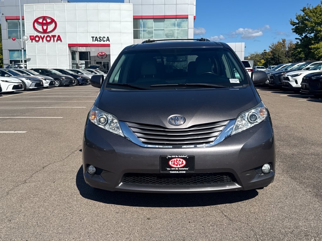 Used 2017 Gray Toyota XLE Premium image 2