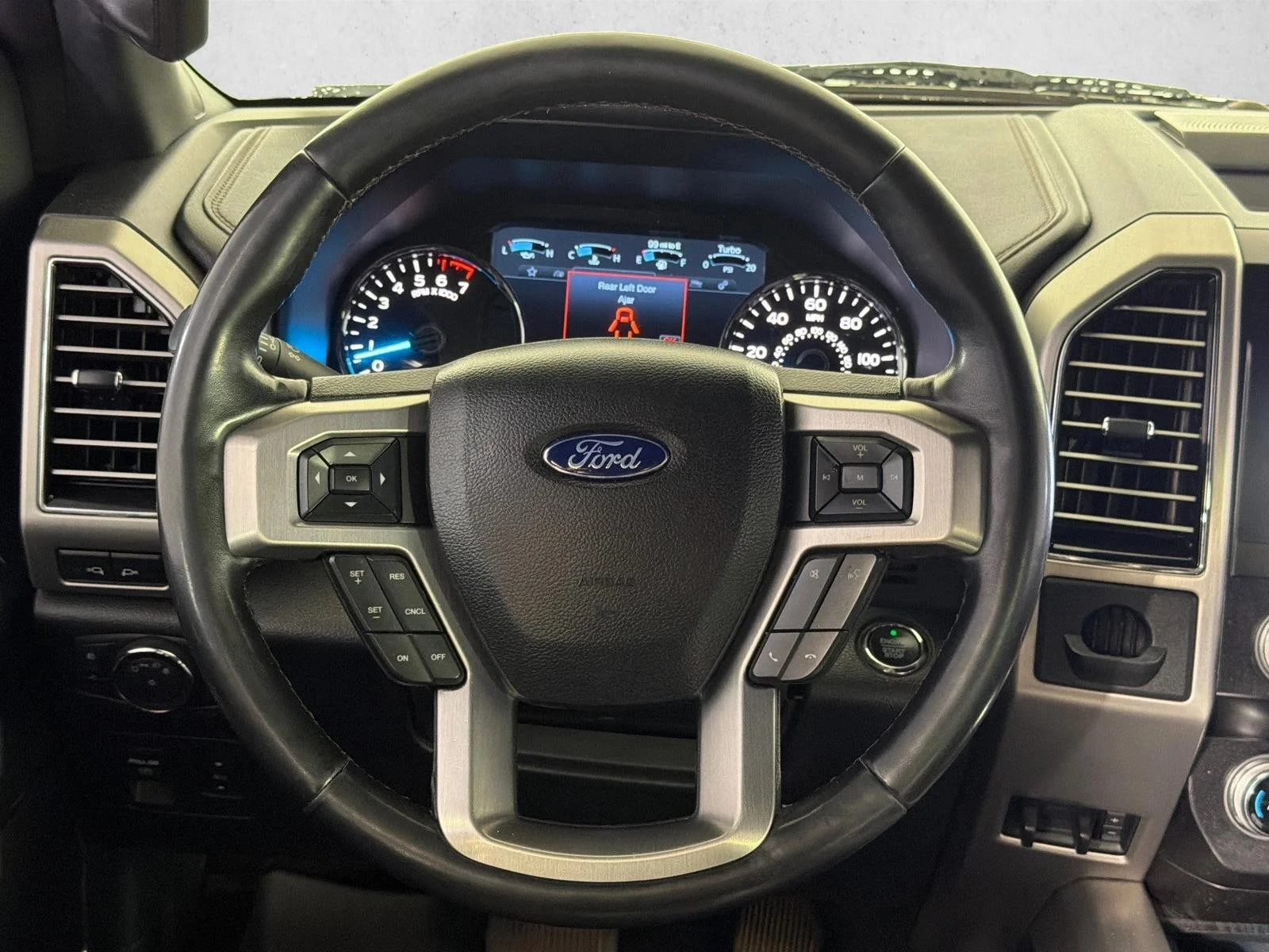 Used 2019 White Ford Platinum image 24
