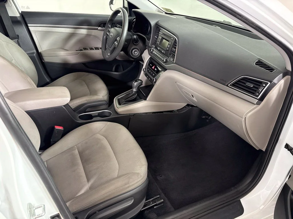 Used 2017 White Hyundai SE image 15