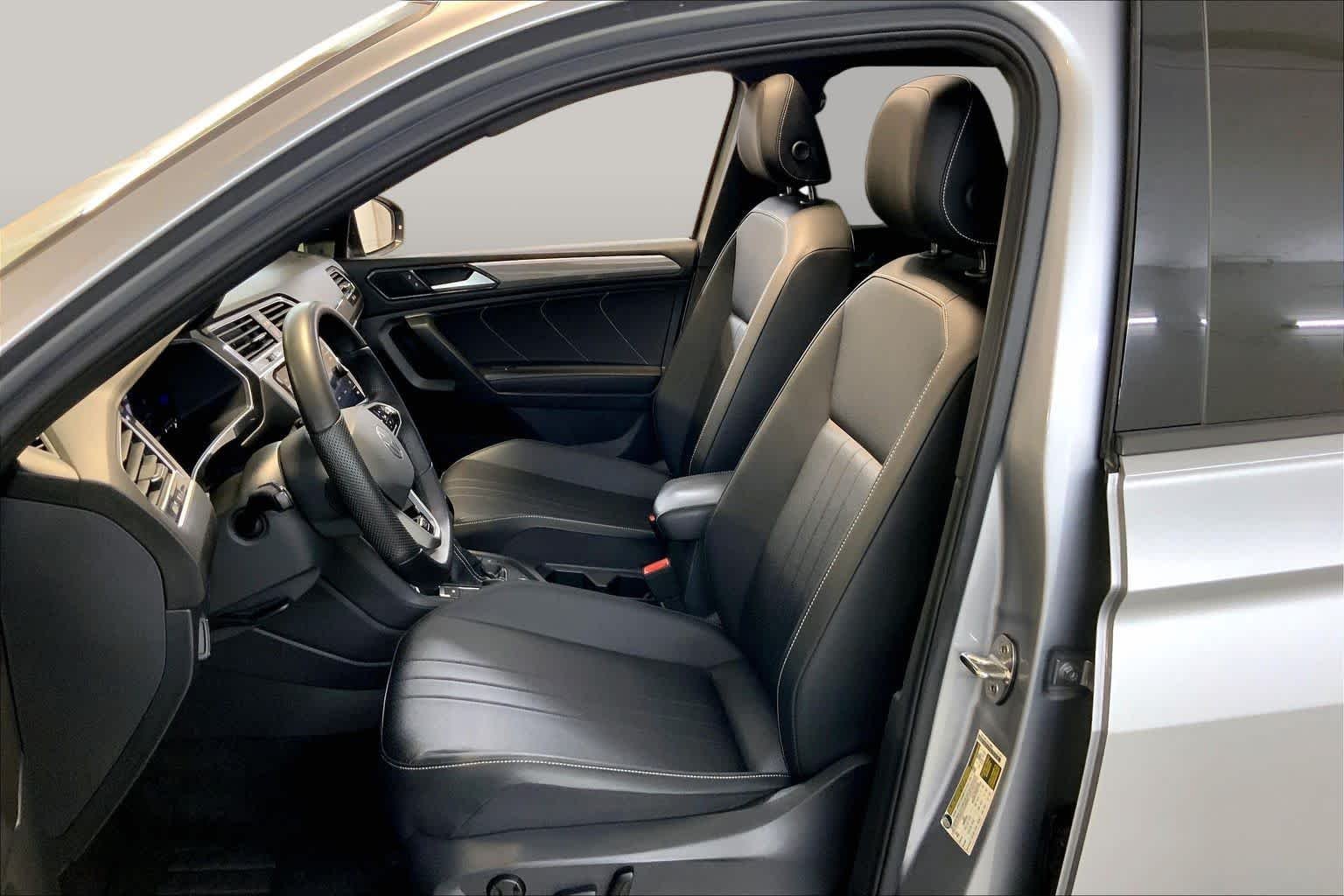 Used 2024 Pyrite Silver Metallic Volkswagen SE R-Line Black image 7