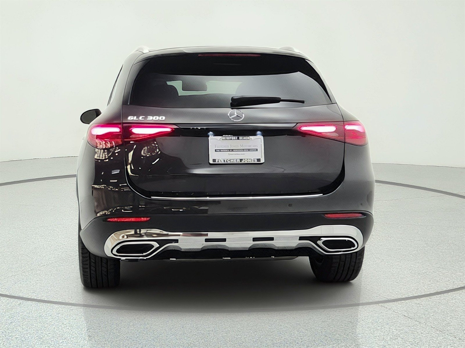 Certified Used 2026 Graphite Grey Metallic Mercedes-Benz GLC 300 SUV image 6