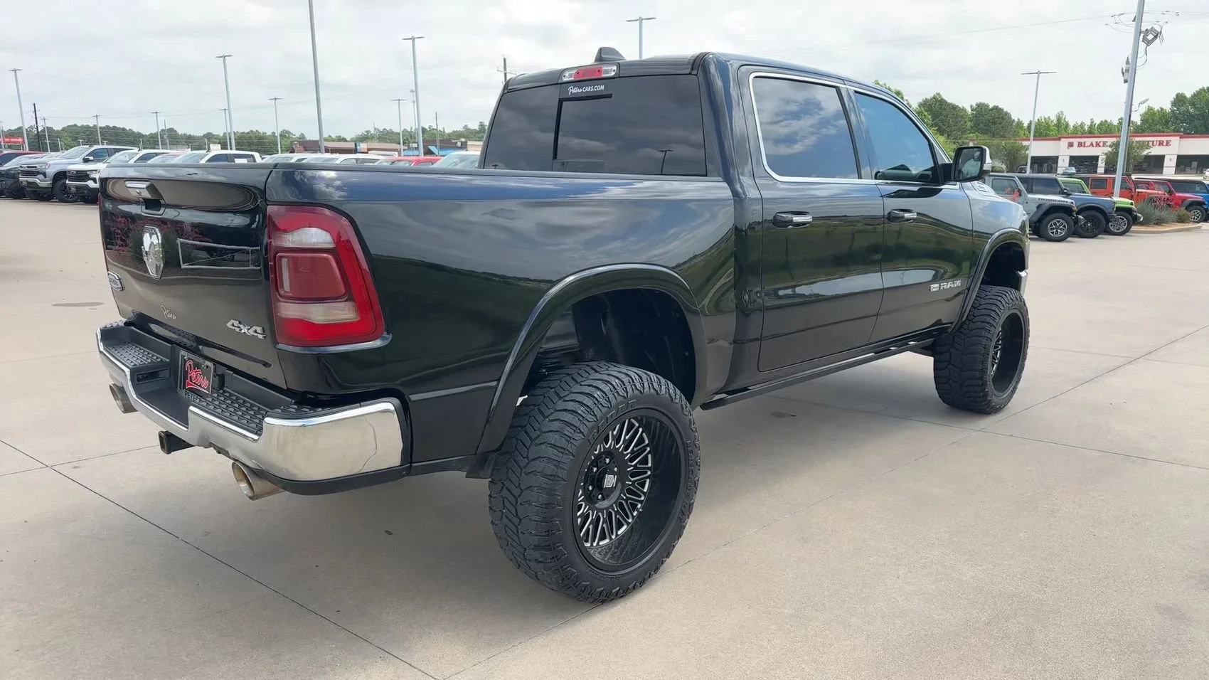 Used 2022 Diamond Black Crystal Pearlcoat Ram Longhorn image 9