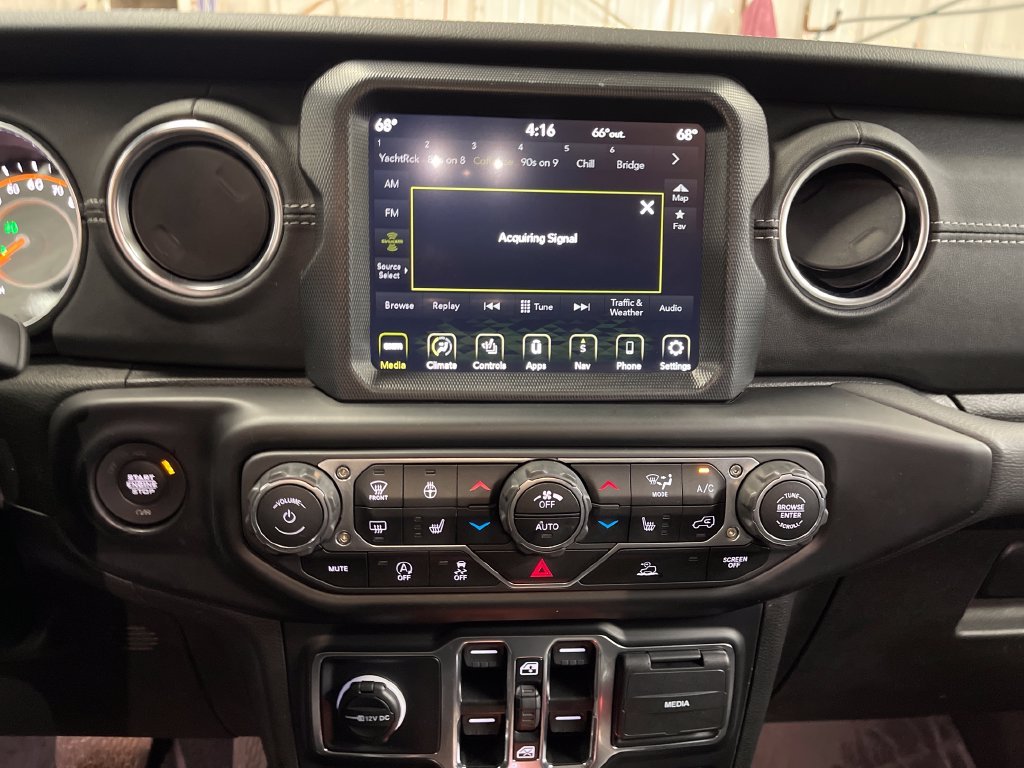 Used 2023 White Jeep Sahara image 19