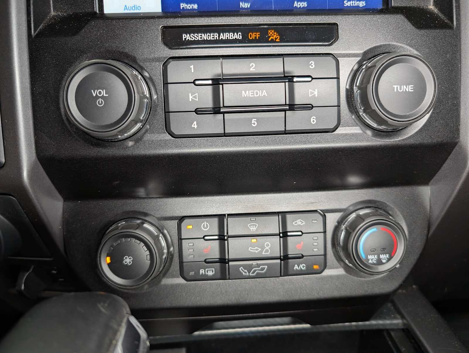 Used 2020 Agate Black Ford XLT image 31