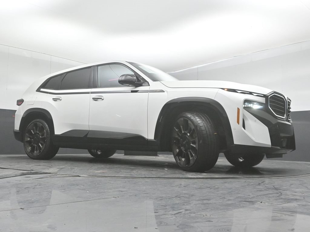 2023 BMW XM - Image 31