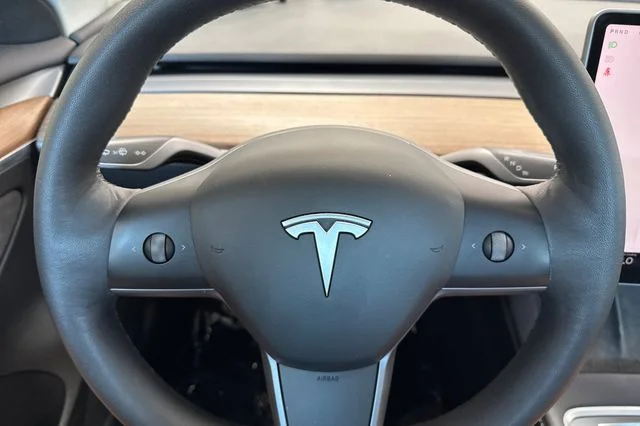 Used 2022  Tesla Performance image 26