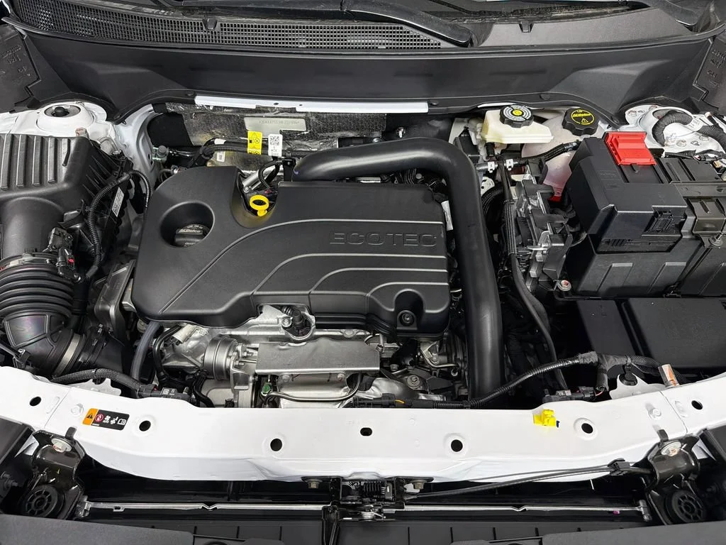 New 2027 Summit White Chevrolet LT image 29