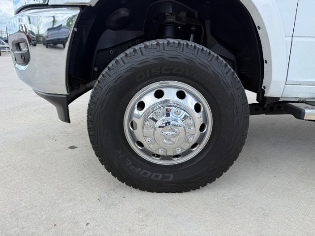 Used 2020 Bright White Clearcoat Ram Laramie image 10