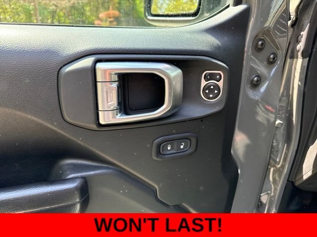 Used 2020 Gray Jeep Rubicon image 16