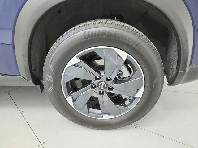 Used 2025 Blue Nissan SV image 46