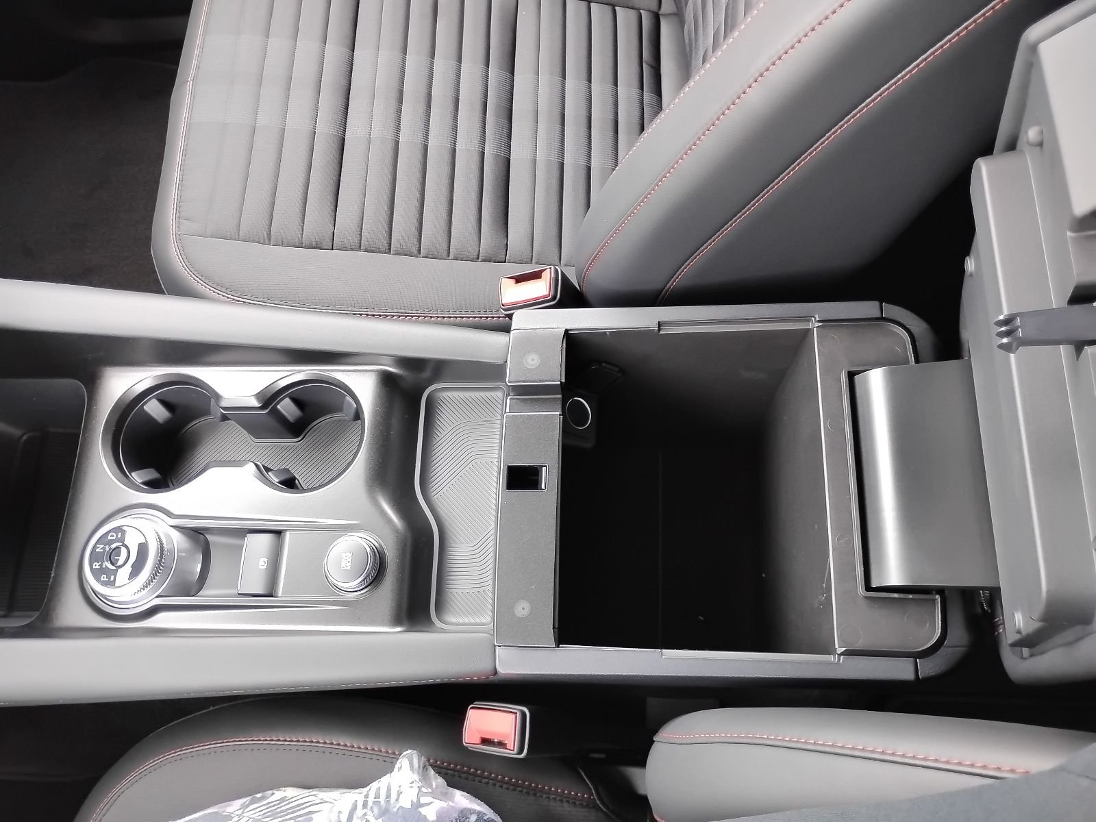 New 2026 Carbonized Gray Metallic Ford ST-Line image 27