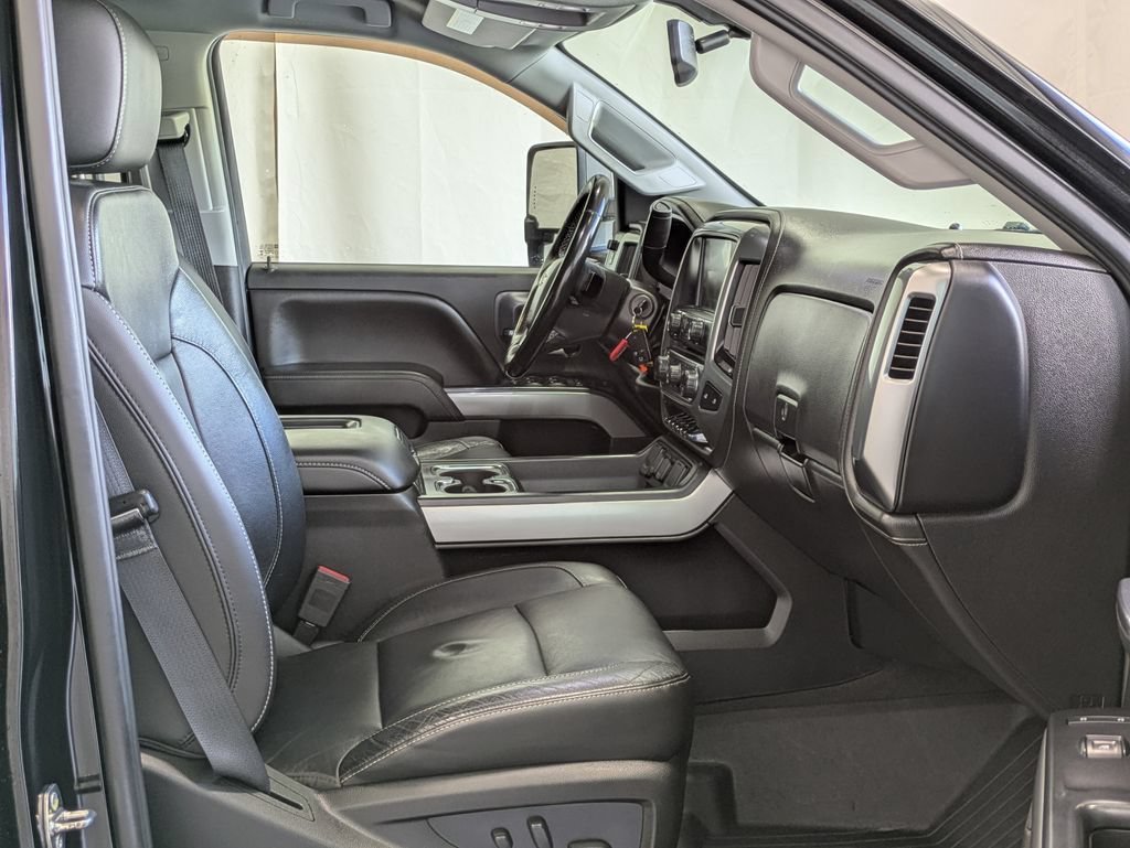Used 2019 BLACK Chevrolet LTZ image 22