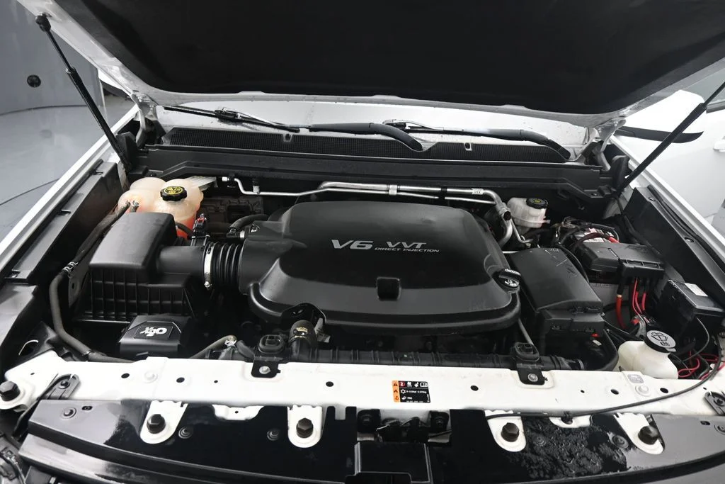 Used 2019 White Chevrolet ZR2 image 13