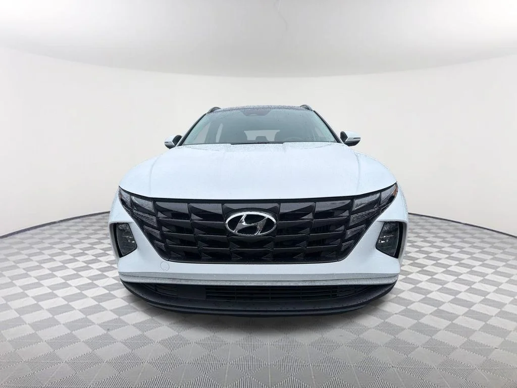 Used 2023 White Hyundai SEL Convenience image 2