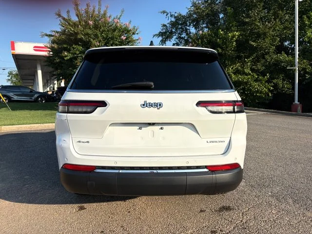 Used 2024 Bright White Clearcoat Jeep Laredo image 5