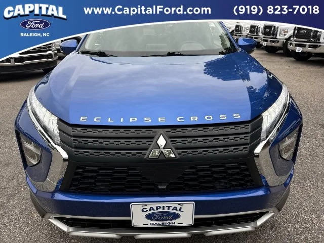 Used 2025 Blue Mitsubishi SE image 10