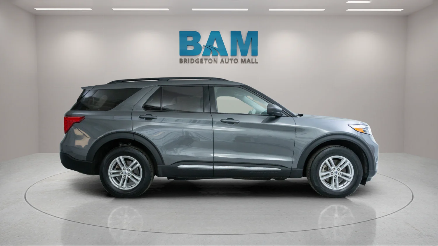Used 2023 Gray Ford XLT image 8