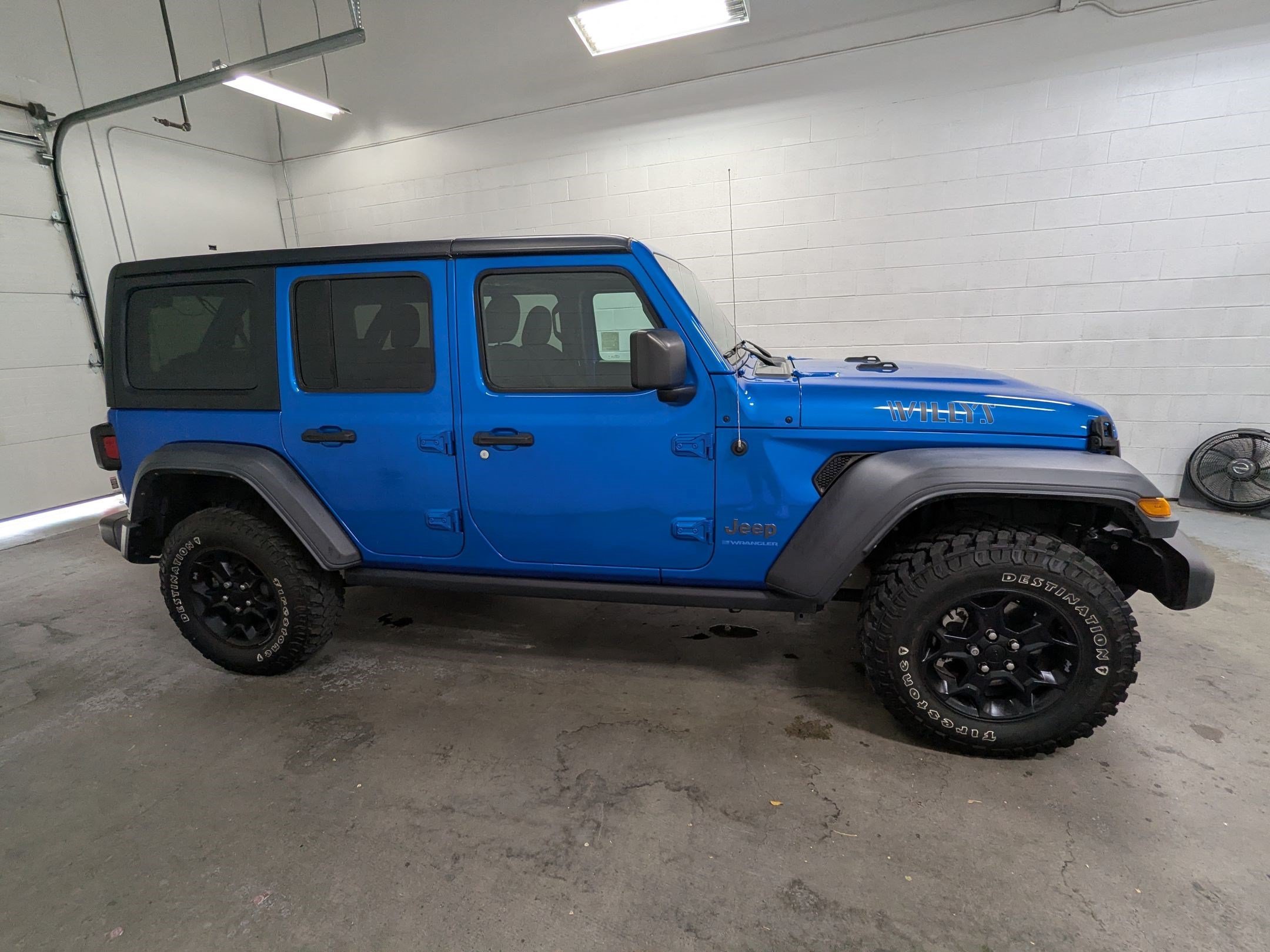 Used 2023 Hydro Blue Pearlcoat Jeep Willys image 3