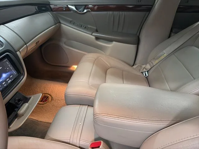 Used 2005 Light Cashmere Cadillac DHS image 33