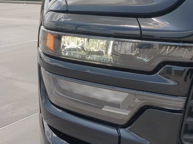 New 2026 Diamond Black Crystal Pearl-Coat Exterior Paint RAM Big Horn image 10