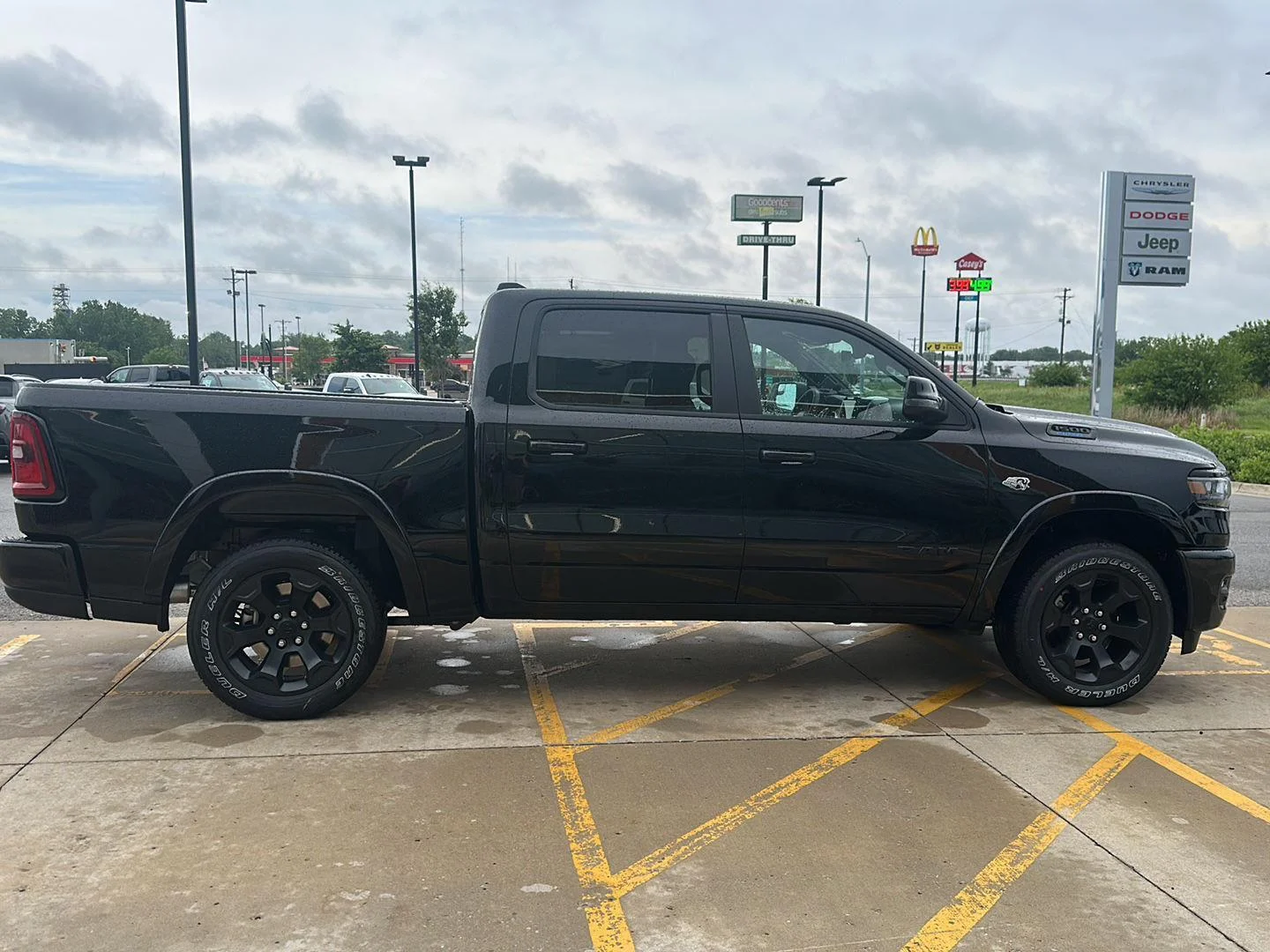 New 2026 Diamond Black Crystal Pearlcoat Ram Big Horn image 5