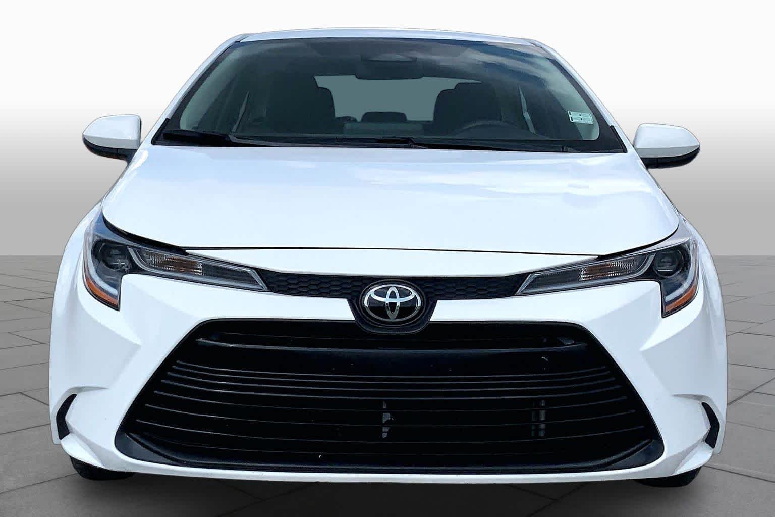 Used 2024 Ice Cap Toyota LE image 4