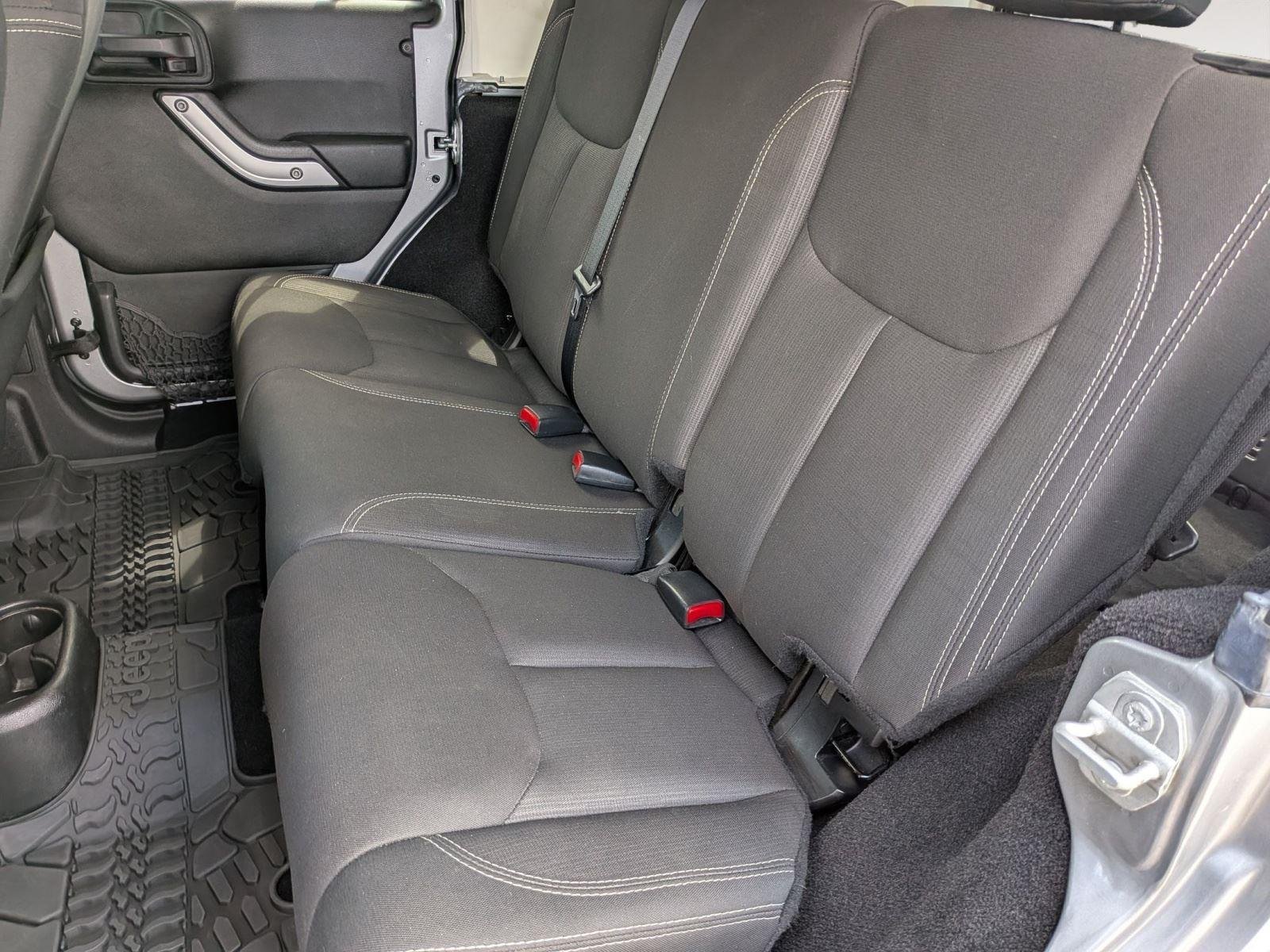 Used 2017 Billet Silver Metallic Clearcoat Jeep Sahara image 28