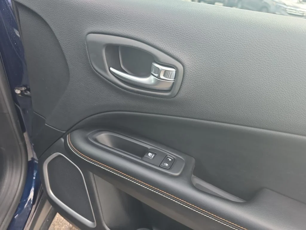 Used 2021 Jazz Blue Pearlcoat Jeep Latitude image 21