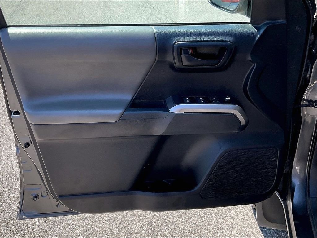 Used 2018 Magnetic Gray Metallic Toyota SR5 Double Cab 4x4 image 9