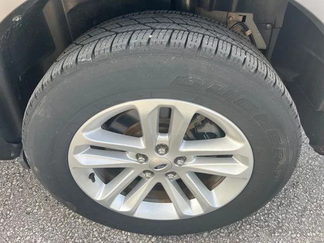 Used 2015  Ford XLT image 26