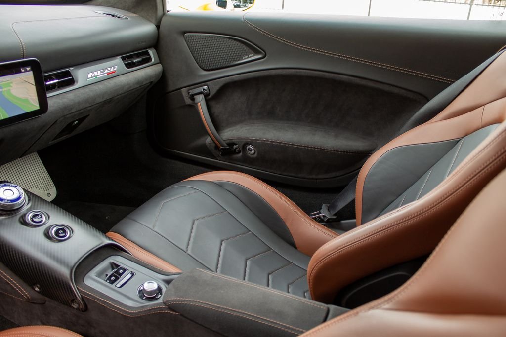 Used 2022 Yellow Maserati Base image 19