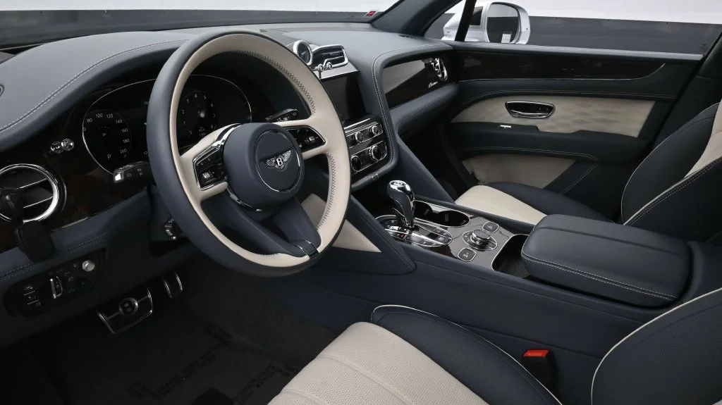 Certified Used 2023  Bentley Azure image 7