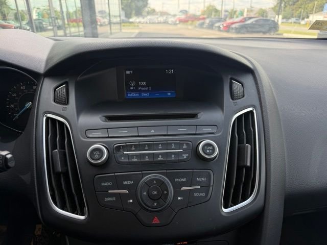 Used 2015 Silver Ford SE image 12