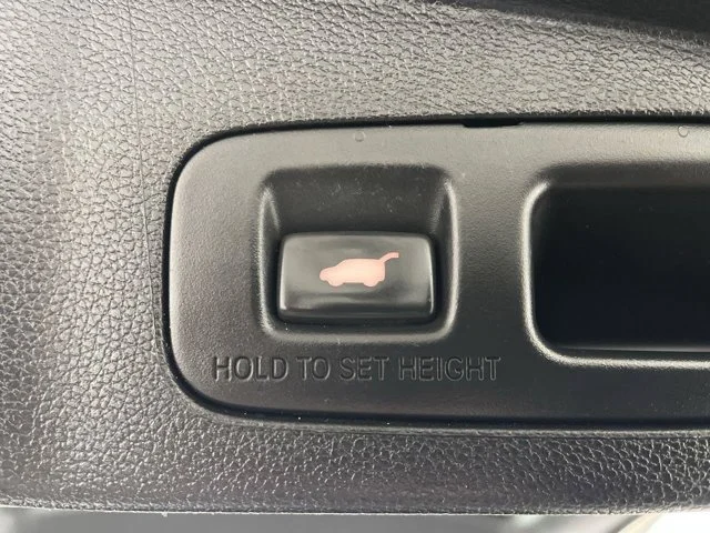 Used 2018 White Diamond Pearl Honda EX-L image 29