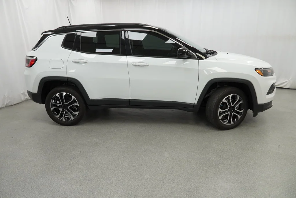 Used 2024 White Jeep Limited image 23